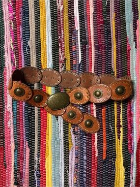 90’s VINTAGE Fossil genuine leather studded concho belt